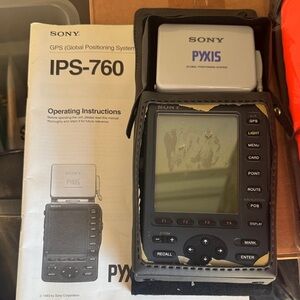 Sony Pyxis IPS-760 GPS Handheld in Black and Gray